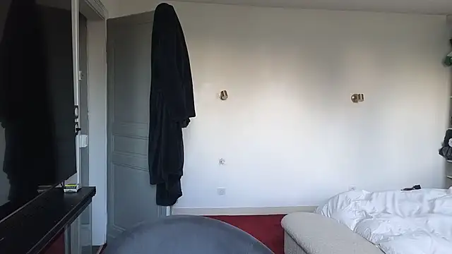 Snapshot of Lailawick chatting on 12-15-25, 03:18 Lailawick online show from 12-15-25, 03:18