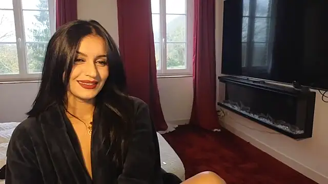 Snapshot of Lailawick chatting on 11-15-25, 02:54 Lailawick online show from 11-15-25, 02:54