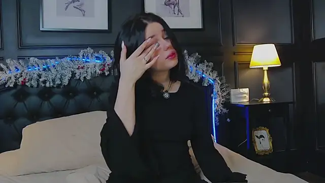 AliceLune online show from 12-18-25, 01:59