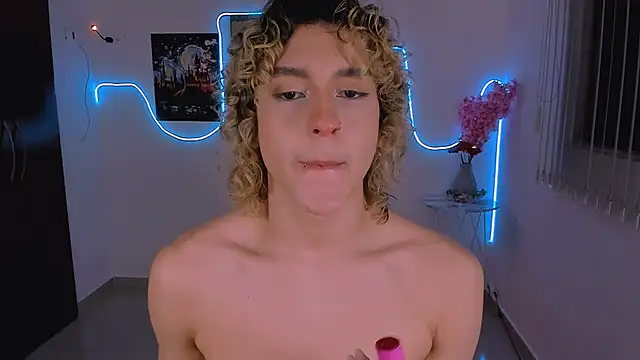 Lyric Mirage online show from 01-08-26, 01:22