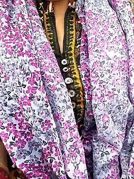 Anshika1431 online show from 12-15-25, 06:52