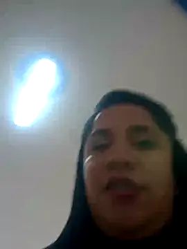 Snapshot of Ailinemart chatting on 10-15-25, 03:20 Ailinemart online show from 10-15-25, 03:20