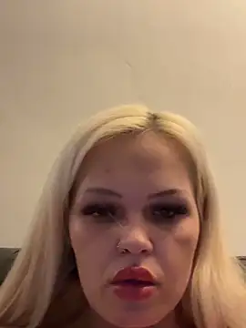 CherryXOX- online show from 11-24-25, 09:37