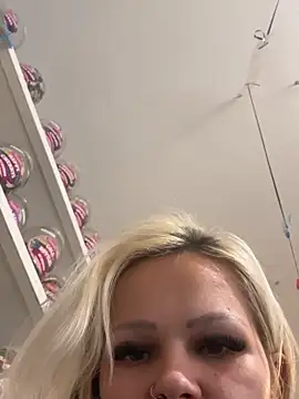 CherryXOX- online show from 11-01-25, 10:53