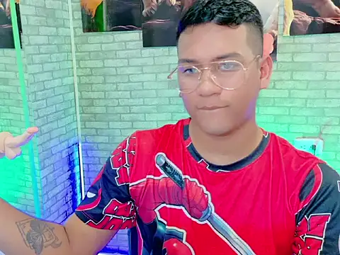 Snapshot of ThomasAxel chatting on 11-07-25, 09:08 ThomasAxel online show from 11-07-25, 09:08