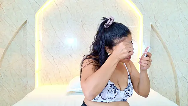 Antonella Russo1 online show from 06-13-26, 01:31