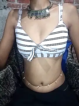 Snapshot of slim_girl69 chatting on 10-30-25, 08:17 slim girl69 online show from 10-30-25, 08:17