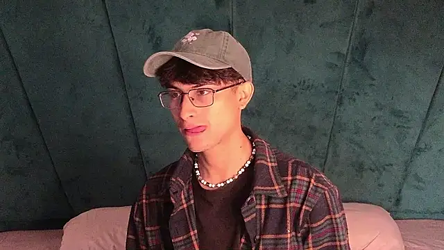 Aaron Eze online show from 03-26-26, 12:14