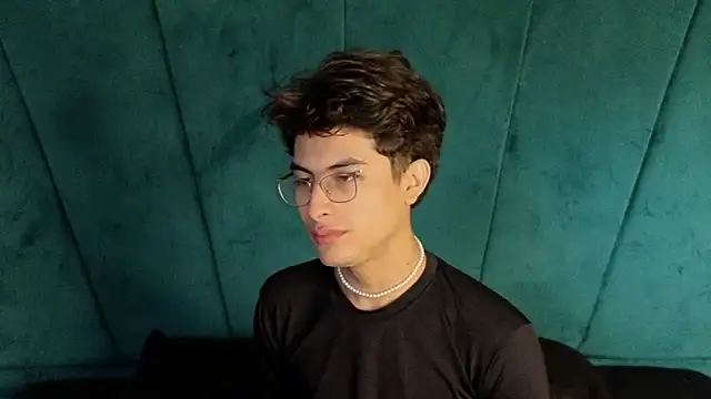 Aaron Eze online show from 10-31-25, 09:32