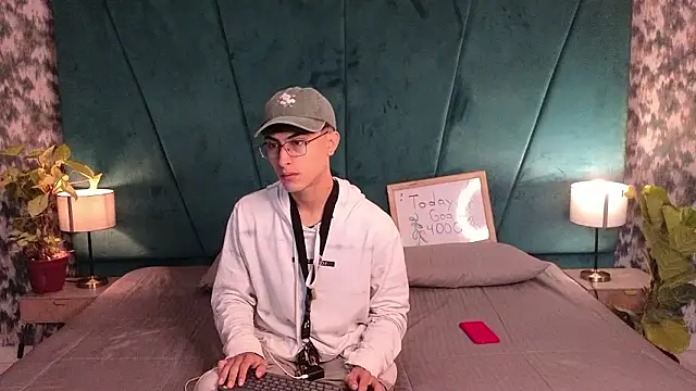 Aaron Eze online show from 03-07-26, 11:49