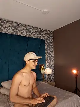 Aaron Eze online show from 02-17-26, 09:45