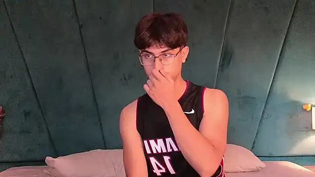 Aaron Eze online show from 02-19-26, 08:17