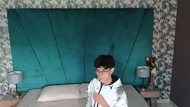 Aaron Eze online show from 02-25-26, 08:41