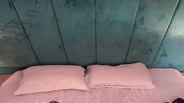 Aaron Eze online show from 04-15-26, 02:21