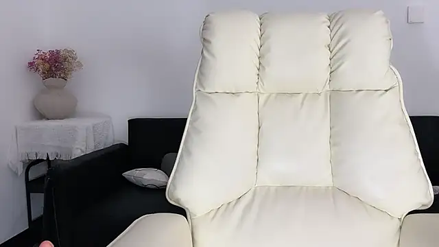 Snapshot of littlesluttycat chatting on 10-27-25, 07:26 littlesluttycat online show from 10-27-25, 07:26