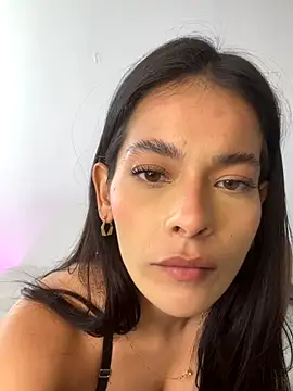 Esmeraldalcl online show from 11-21-25, 09:03