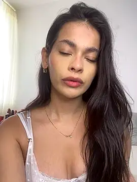 Esmeraldalcl online show from 11-11-25, 09:20