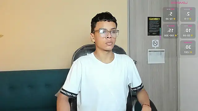 Xavier Fox    online show from 11-07-25, 04:17