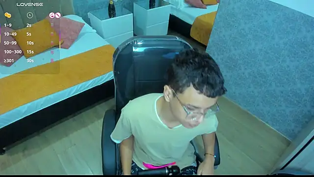 Xavier Fox    online show from 11-05-25, 12:30