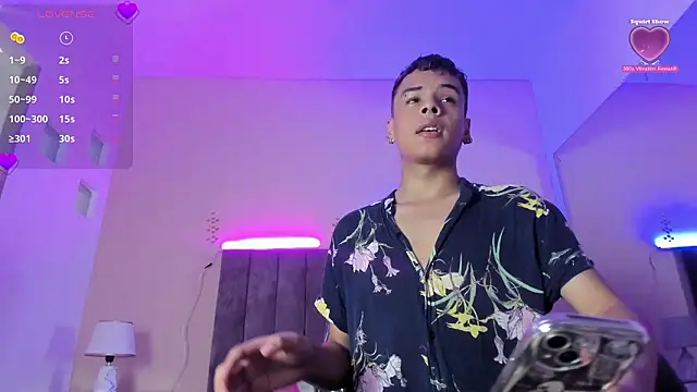 Snapshot of Xavier_Fox___ chatting on 02-24-26, 09:04 Xavier Fox online show from 02-24-26, 09:04