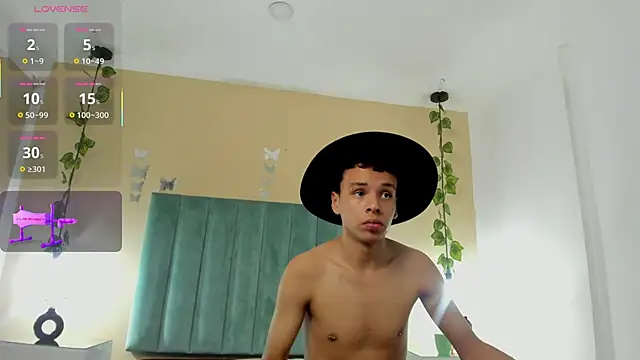 Xavier Fox    online show from 11-08-25, 04:54