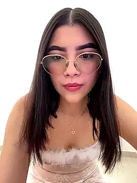 Julietalcl online show from 11-30-25, 06:52