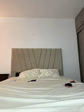 Julietalcl online show from 02-21-26, 07:16