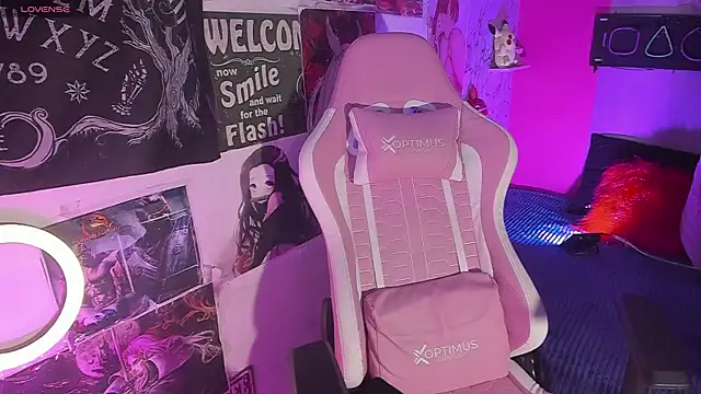 AuroraChannn online show from 11-30-25, 10:43