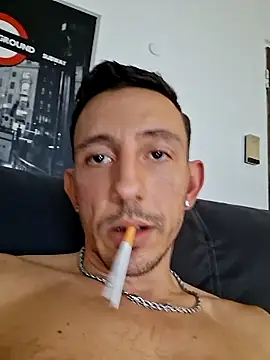 Snapshot of Couple_Hott@xh chatting on 10-29-25, 12:26 Couple Hottxh online show from 10-29-25, 12:26