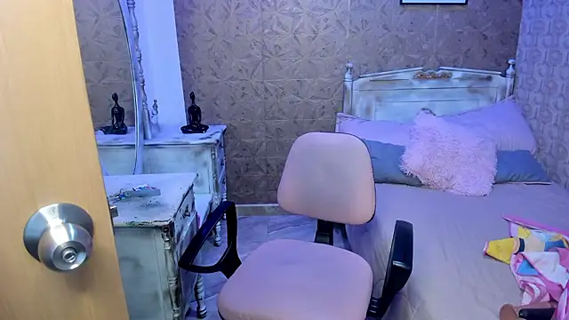 Snapshot of Sara_clk chatting on 02-20-26, 07:27 Sara clk online show from 02-20-26, 07:27