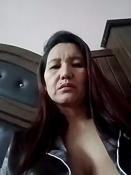 Bigtitsass81 online show from 11-17-25, 08:57