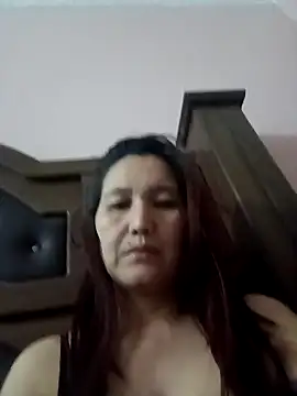 Snapshot of Bigtitsass81 chatting on 10-15-25, 07:44 Bigtitsass81 online show from 10-15-25, 07:44