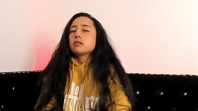 Samanta Fischer online show from 11-26-25, 11:10