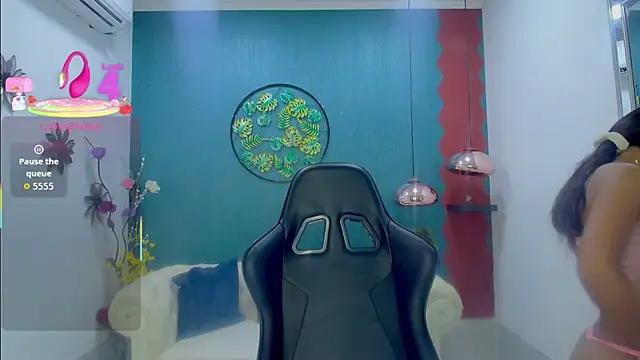 Miagreys1 online show from 11-20-25, 11:22