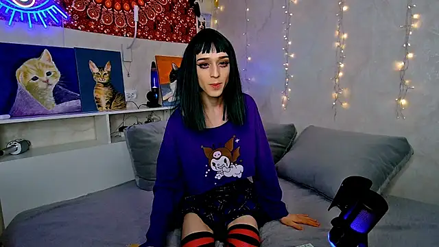 Snapshot of whoalexxa chatting on 11-24-25, 01:22 whoalexxa online show from 11-24-25, 01:22