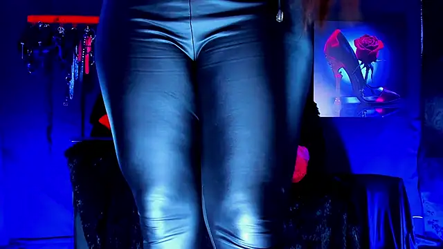 SharonnStones online show from 03-04-26, 08:38