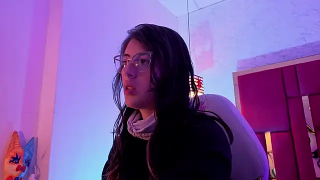 Snapshot of moon_winy chatting on 07-04-26, 12:00 moon winy online show from 07-04-26, 12:00