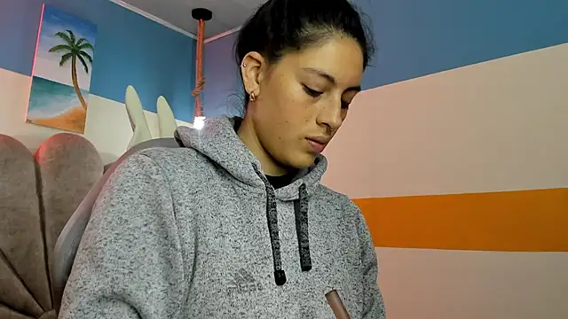 moon winy online show from 10-23-25, 11:42