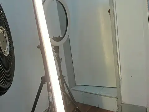 Alanna miaw online show from 11-06-25, 05:55