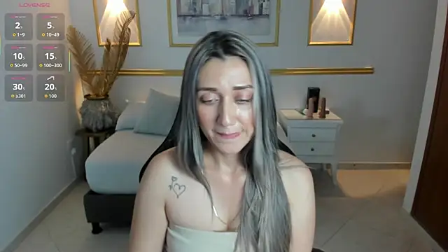 karlyy  online show from 11-24-25, 08:42