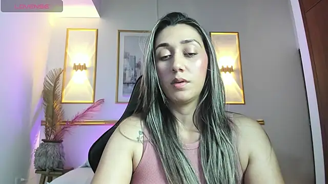 karlyy  online show from 12-17-25, 07:19