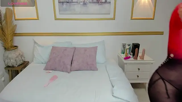 karlyy  online show from 10-28-25, 07:13