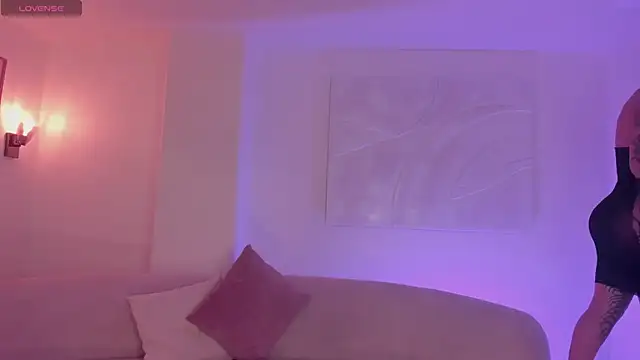 Snapshot of ChristineFord_ chatting on 10-31-25, 12:46 ChristineFord online show from 10-31-25, 12:46