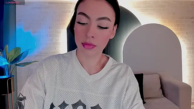 Snapshot of ChristineFord_ chatting on 10-30-25, 12:47 ChristineFord online show from 10-30-25, 12:47