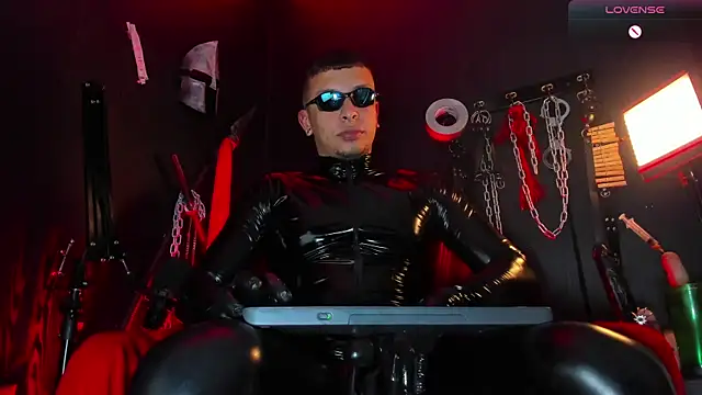 Snapshot of Master_Connor_BDSM chatting on 05-07-26, 10:46 Master Connor BDSM online show from 05-07-26, 10:46