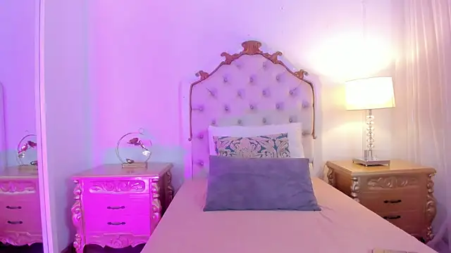 jessi lopez45 online show from 04-17-26, 07:17