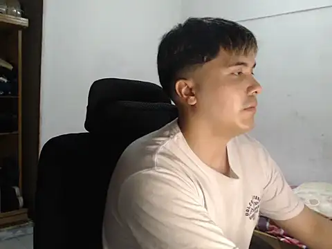 Snapshot of CuteAlexBoy chatting on 02-23-26, 09:48 CuteAlexBoy online show from 02-23-26, 09:48