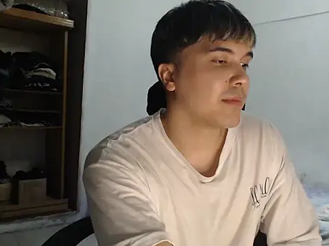 Snapshot of CuteAlexBoy chatting on 02-16-26, 10:07 CuteAlexBoy online show from 02-16-26, 10:07