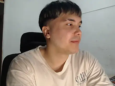 Snapshot of CuteAlexBoy chatting on 05-11-26, 06:49 CuteAlexBoy online show from 05-11-26, 06:49