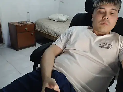 Snapshot of CuteAlexBoy chatting on 05-16-26, 12:09 CuteAlexBoy online show from 05-16-26, 12:09